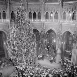 Ünnep - Szórakozás - Karácsonyfa ünnepség az Országházban