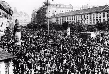 Történelem - Háborúellenes tüntetés
