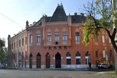 Épület - Budapest - Felújított díszes lakóház