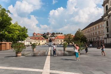 Városkép - Eger - Dobó István tér