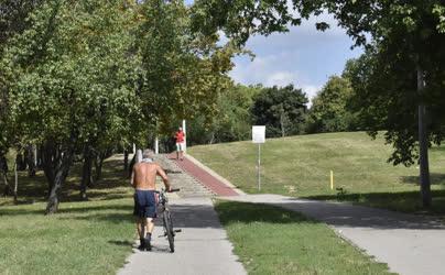 Városkép - Budapest - Óhegy Park Kőbányán