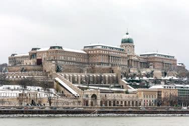  Városkép - Budapest - A behavazott Budavári Palota