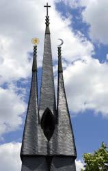 Egyházi épület - Paks - Makovecz Szentlélek-templom tornya