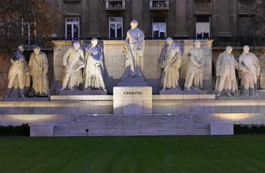 Köztéri műalkotás - Budapest - Az újrafaragott Kossuth-szobor