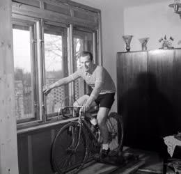 Sport - Szabó Lajos kerékpárversenyző felkészülése