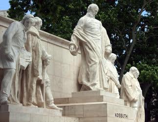 Emlékmű - Budapest - Kossuth szobra a Parlamentnél