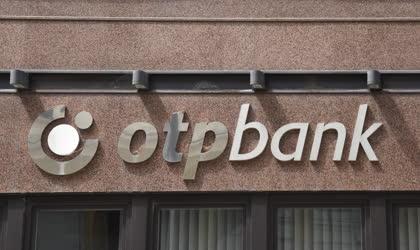 Pénzügy - Budapest - OTP Bank fiók a belvárosban