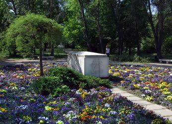 Emlékhely - A magyar Jakobinusok emlékműve