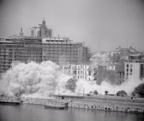Városkép-életkép - Házrobbantás a Duna-parton