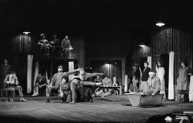 Kultúra - Színház - Weiss: Jean Paul Marat üldöztetése és meggyilkolása