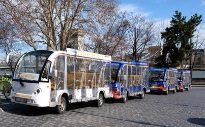 Közlekedés - Budapest - Városnéző kisbuszok
