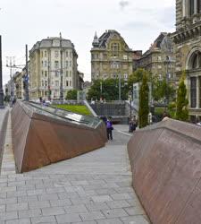 Városkép - Budapest - Fővám téri metrólejárat