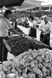 Kereskedelem - Bosnyák téri piac