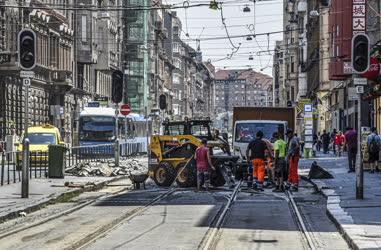 Közlekedés - Budapest - Villamospálya felújítás a Népszínház utcában