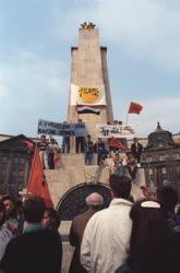 Belpolitika - Nemzeti ünnep - Tiltakozás a Szabadság téren