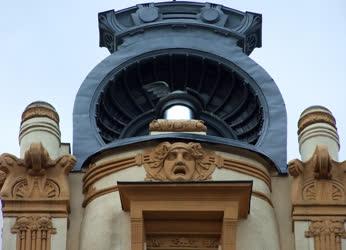 Műemlék - Budapest - A felújított Király Bazár homlokzata