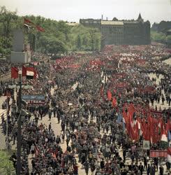 Városkép - Ünnep - Május elseje a fővárosban