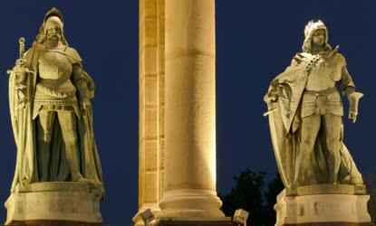 Köztéri szobor - Budapest - Hunyady János és  Mátyás király  szobra a Hősök terén