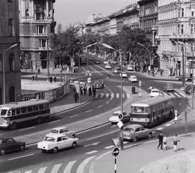 Városkép - Budapest - Felújított József Attila utca