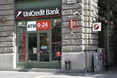 Pénzügy - Budapest - Unicredit Bank