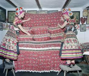 Folklór - Hagyományőrzés - Mezőkövesdi matyó népviselet