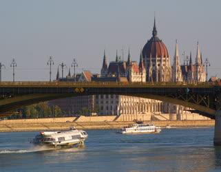 Budapest - Városkép - Vízi közlekedés - Szárnyashajó
