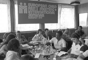Társadalmi kérdés - Európai Gyermektalálkozó - DIVSZ szeminárium