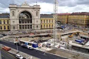 Építkezés - Budapest - A Baross tér rendezése