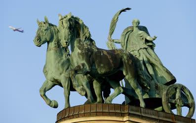 Köztéri szobor - Budapest - A Béke allegorikus szobra a Hősök terén