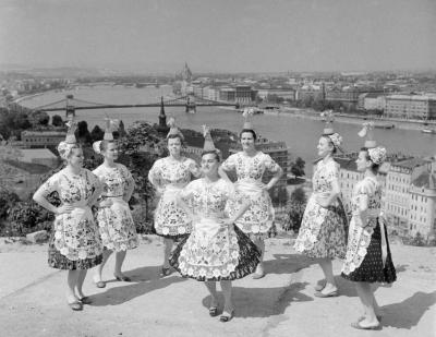 Folklór - A Marx Károly Közgazdaságtudományi Egyetem néptánccsoportja