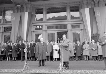 Külkapcsolat - A szovjet párt- és kormányküldöttség hazánkban