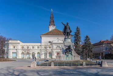 Városkép - Kecskemét - Kossuth Lajos szobra