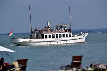 Vízi közlekedés - A Kelén a Balaton egyik legrégebbi hajója