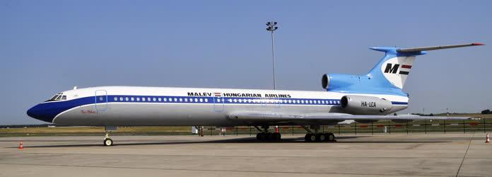 Légi közlekedés - Budapest - Újrafestették a Malév első Tu-154-es repülőjét