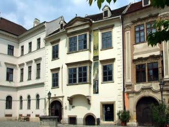 Városkép - Sopron - Fő téri  műemlék paloták 