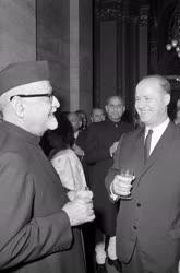 Külkapcsolat - Losonczi Pál fogadta India köztársasági elnökét