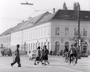 Városkép-életkép - Debreceni utcakép