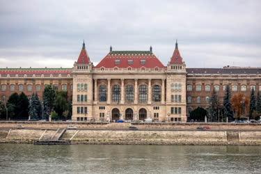 Épület - Budapest - A Budapesti Műszaki Egyetem épülete