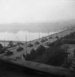 Ötvenhat emléke - Harckocsik a Margit hídon