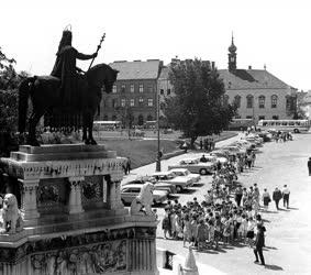 Városkép-életkép - Idegenforgalom - Szent István szobra a Várban