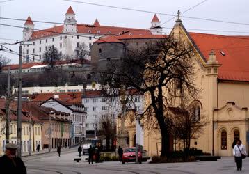 Városkép - Pozsony - A Kapucinus utca részlete