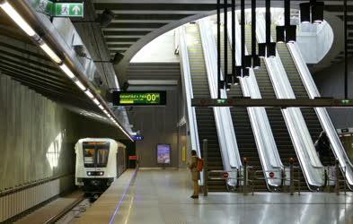 Közlekedés - Budapest - Az M4 metró Bikás park állomása