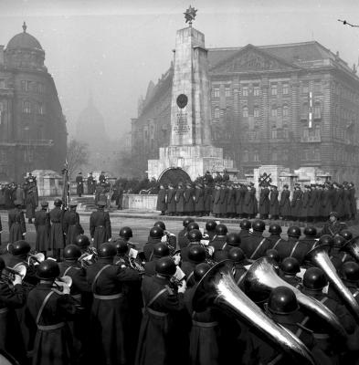 Belpolitika - Koszorúzási ünnepség a Szabadság téren