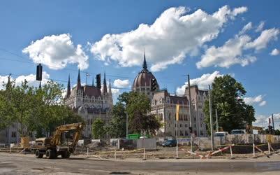 Felújítás - Budapest - A  Kossuth Lajos tér rekonstrukciója