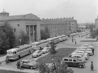 Városkép - Külföldi közlekedési szakemberek Sztálinvárosban