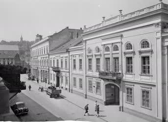 Művészet - A Tanácsház tér Miskolcon