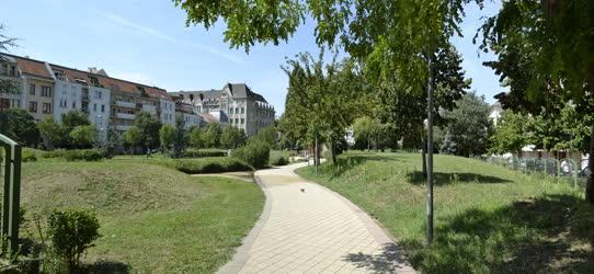 Városkép - Budapest - A Kerekerdő park részlete