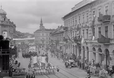 Ünnep - Május elsejei felvonulás Miskolcon