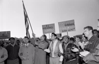 Tanácskozás - Kubai szolidaritás gyűlés a Hősök terén