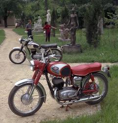 Járműipar - Pannónia motorkerékpár  